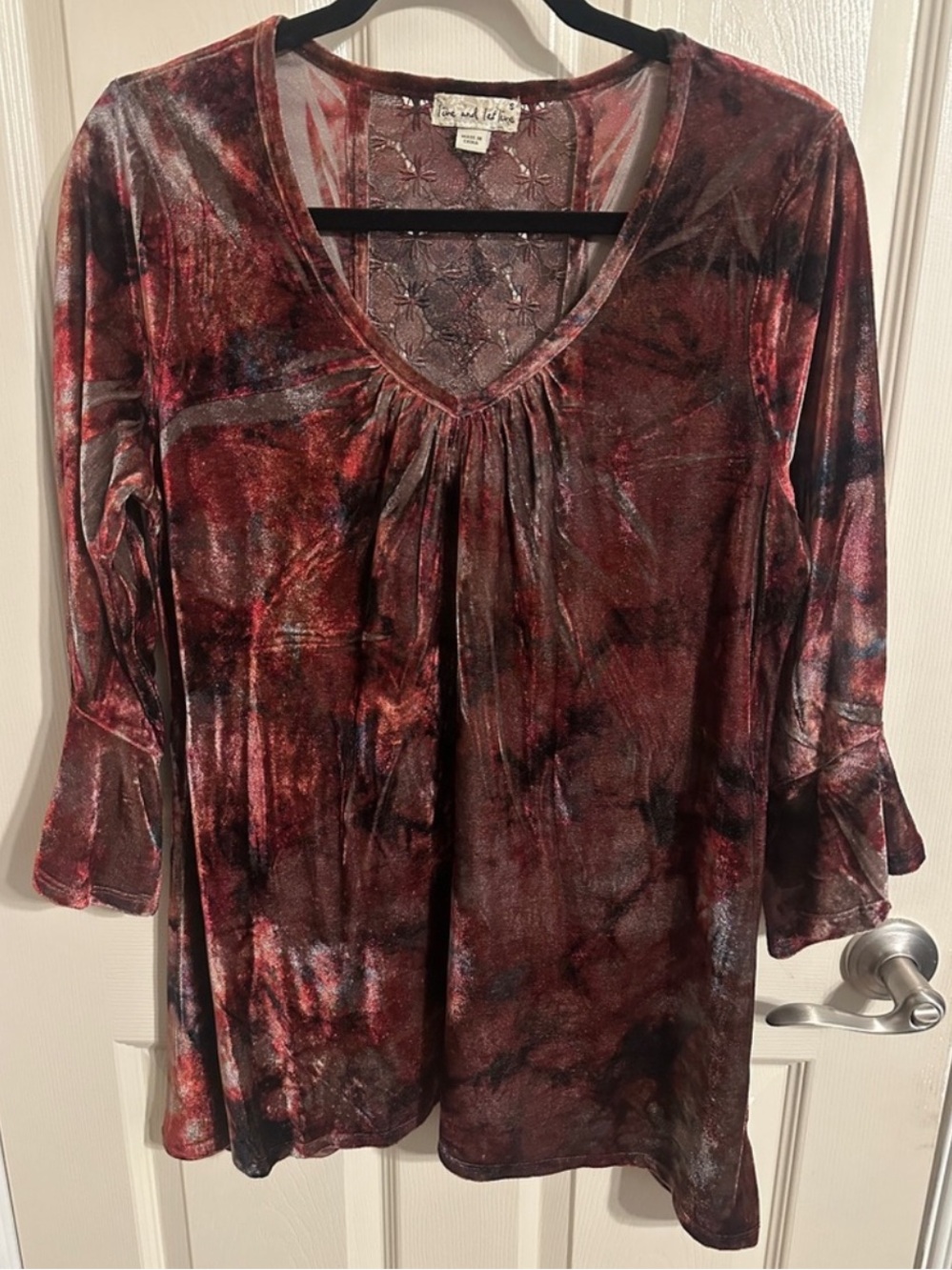 Live & Let Live Velvet V-Neck 3/4 Sleeve Tunic in Wine & Black, Sz S